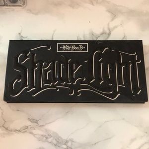 Kat Von D shade and light pressed powder palette
